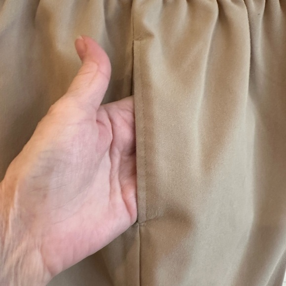BONWORTH, WOMENS, TAN CAPRIS. ELASTIC WAIST, SIDE POCKETS, LEG SLIT. SIZE L - Picture 3 of 8